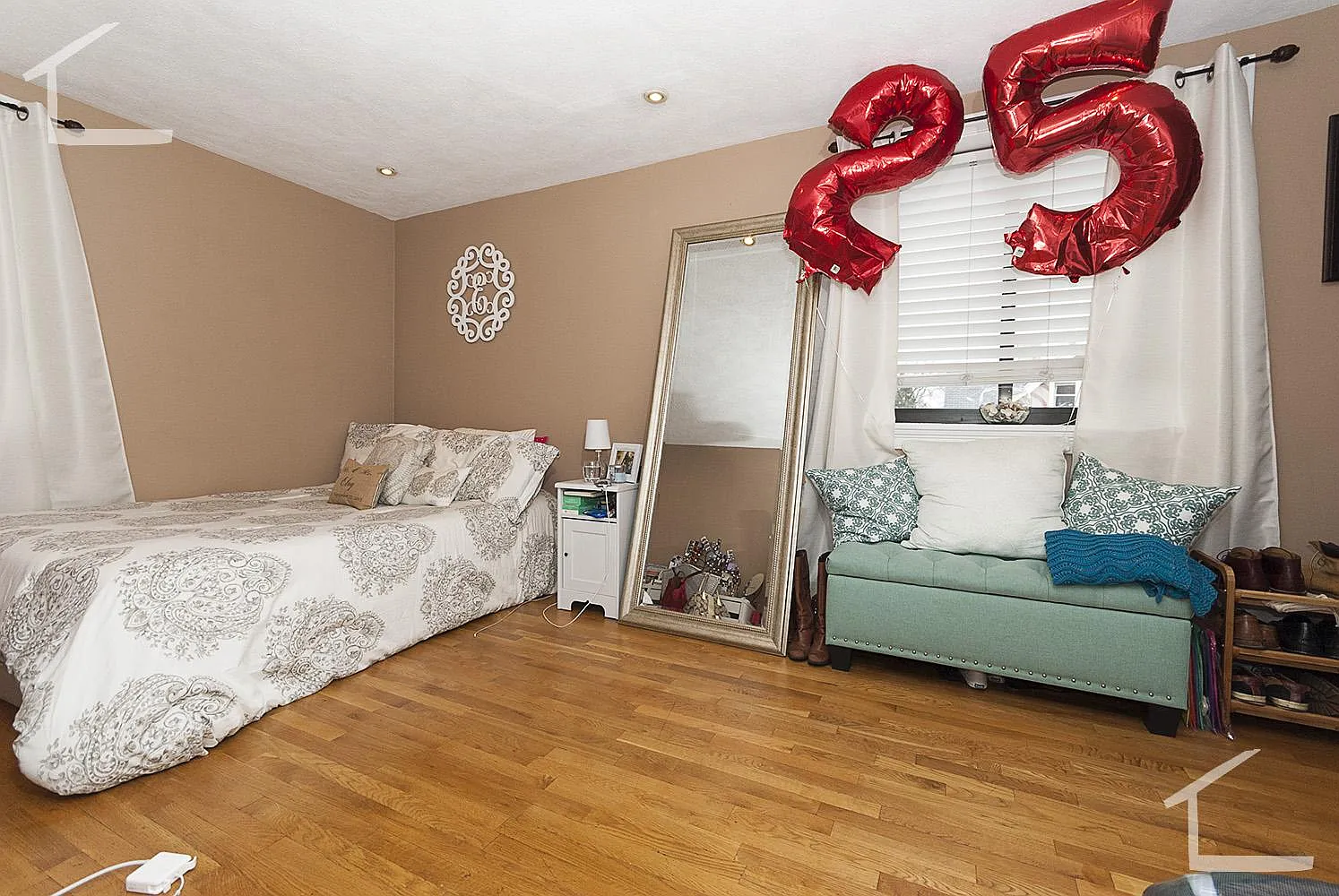 1 bed, 1.0 bath, 550 sqft, $2,400 — Photo 2
