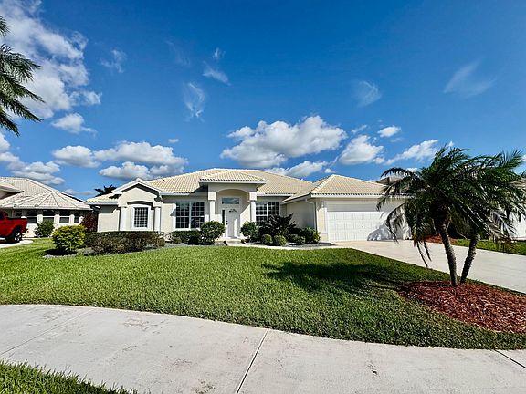 2nd image of 467 SW Rosewood Cove
