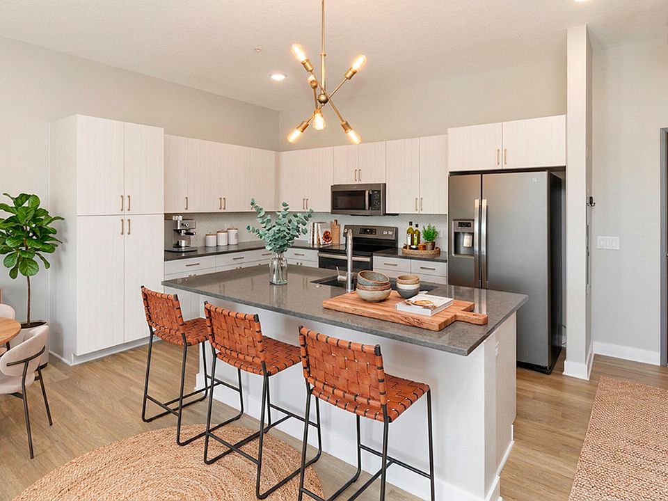 1st image of 450 7th St #304