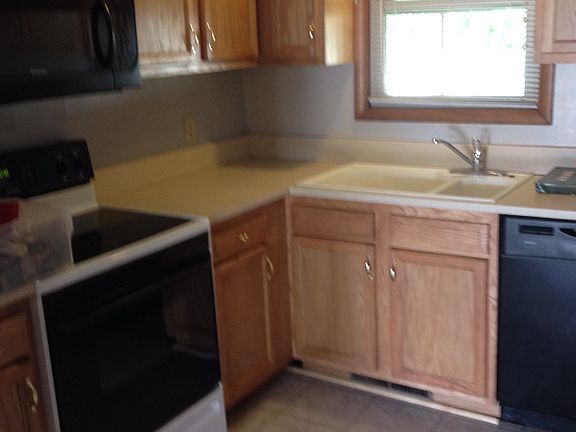 2nd image of 2325 Wright Ave