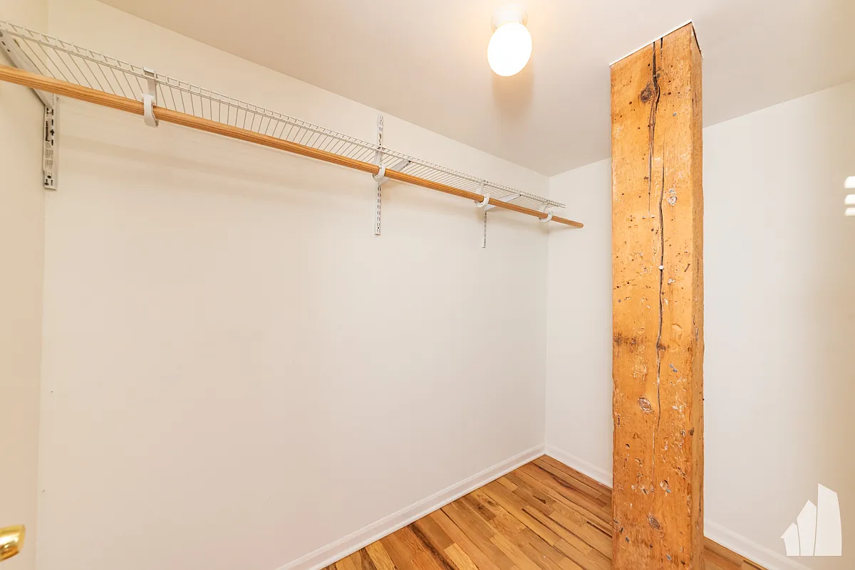 Building Photo - 1822 S Bishop St #310