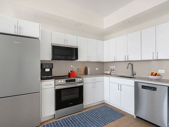 3rd image of 4778 Broadway #7L