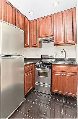 5th image of 141 W 80th St APT 1F