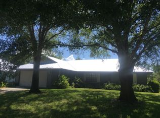 1825 19th Ave SW, Vero Beach, FL 32962