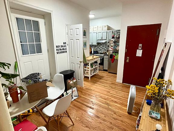 3rd image of 11 Avenue D APT 4
