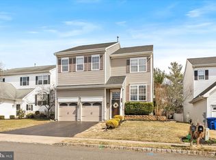 96 Arrowhead Dr, Burlington, NJ 08016