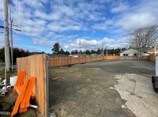 607 NE 7th St, Newport, OR 97365