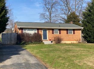 2659 Stanford Dr, Salem, VA 24153
