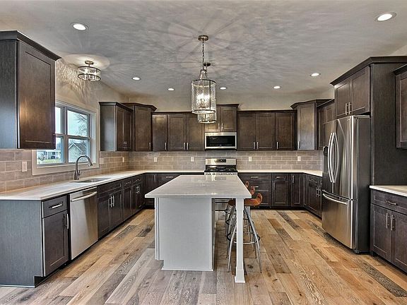 5th image of 9572 W 97th Pl