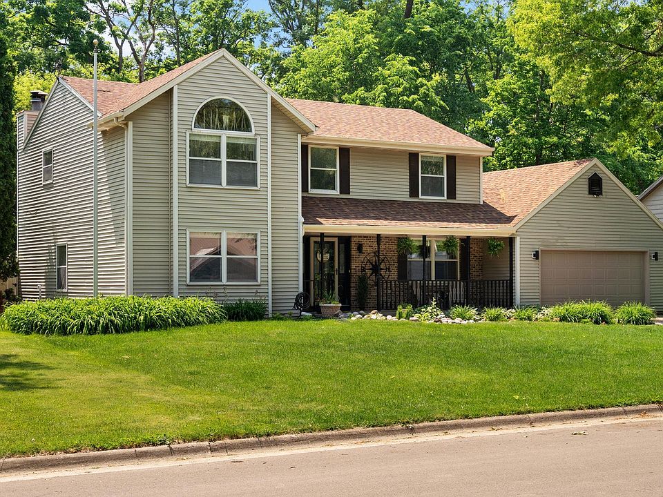 1st image of 4205 Fox Hills Dr