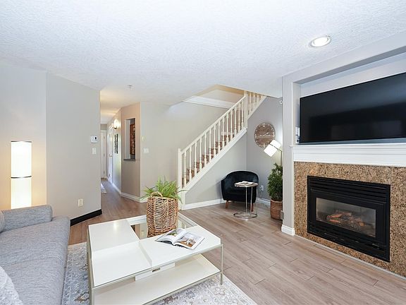 3rd image of 172 Belmont Rd #2
