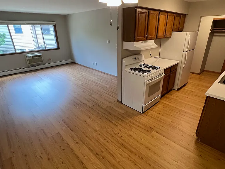 1625 Elmwood Ave #8 — Photo 1