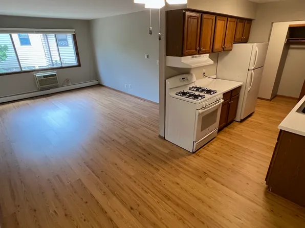 1625 Elmwood Ave #8, Oshkosh, WI 54901