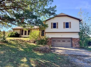 29815 Dustin Rd, Henryetta, OK 74437