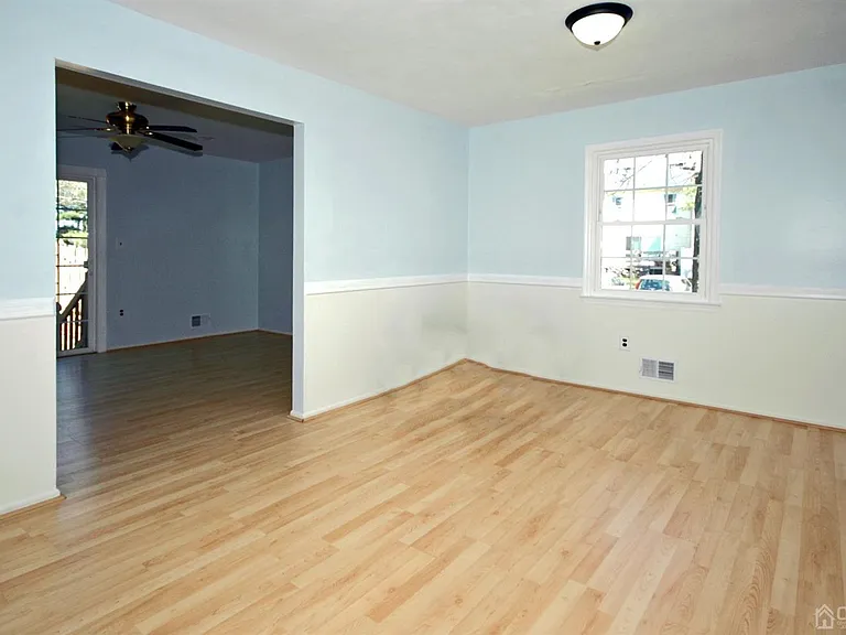 48 Astor Ct — Photo 3