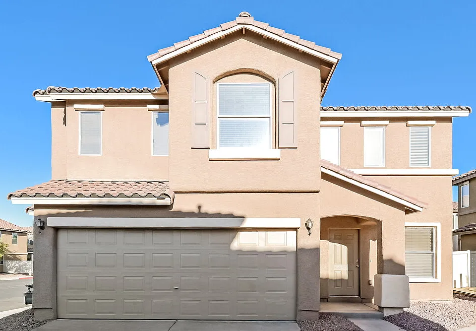 981 Medina De Leon Ave
