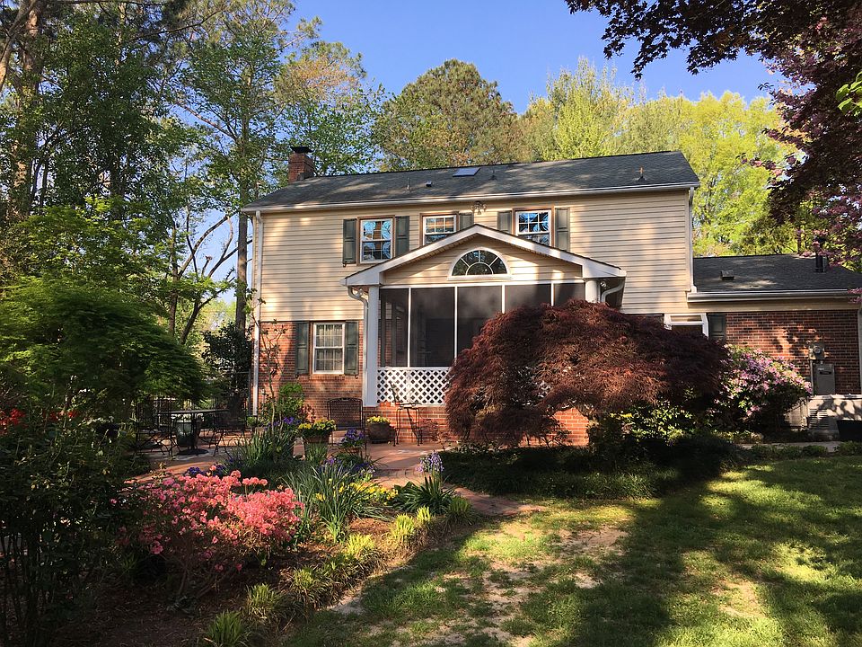 1st image of 720 Queen Elizabeth Dr