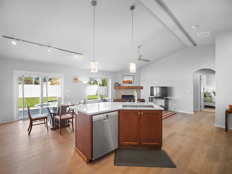 14611 E 31st Ave — Photo 12