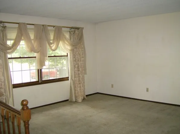 500 W Dartmouth St, Vermillion, SD 57069