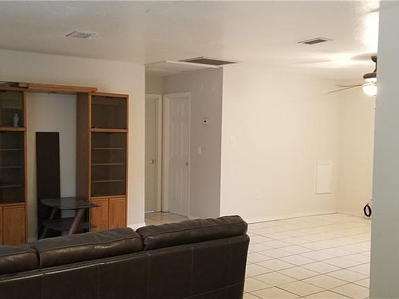 3rd image of 3127 King Dr