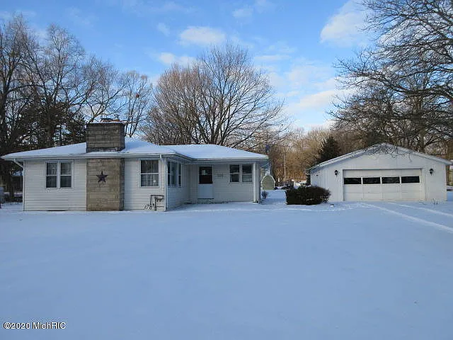 226 Pawnee St photo 1