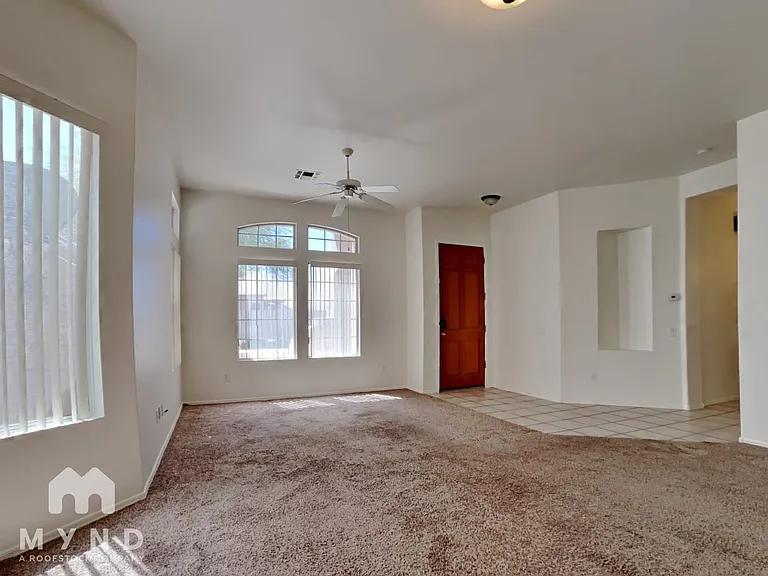 4528 E Rowel Rd — Photo 3