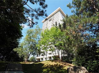 Columbia Place, Waterloo, ON N2J 4L6