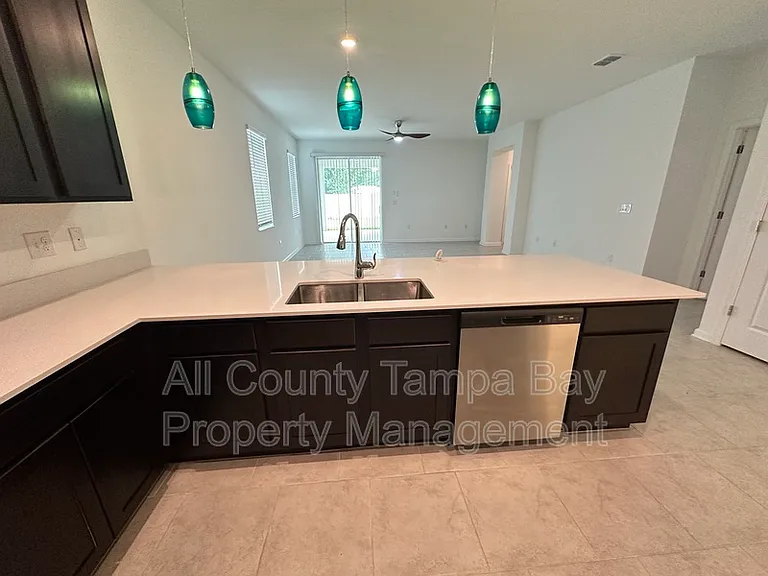 220 Pershing St — Photo 10
