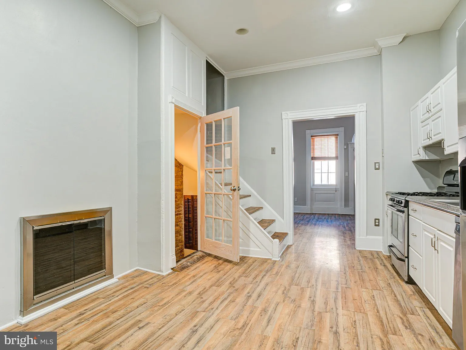 3 bed, 1.5 bath, 1610 sqft, $2,275 — Photo 4