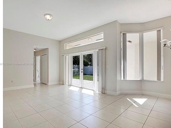 4th image of 825 NW 132nd Ave #825