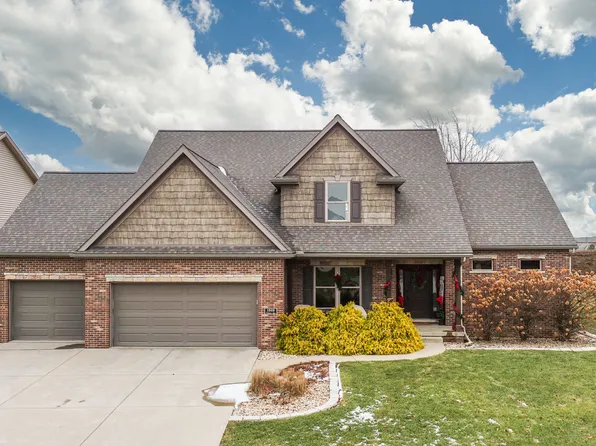 1808 Pfitzer Rd, Normal, IL 61761