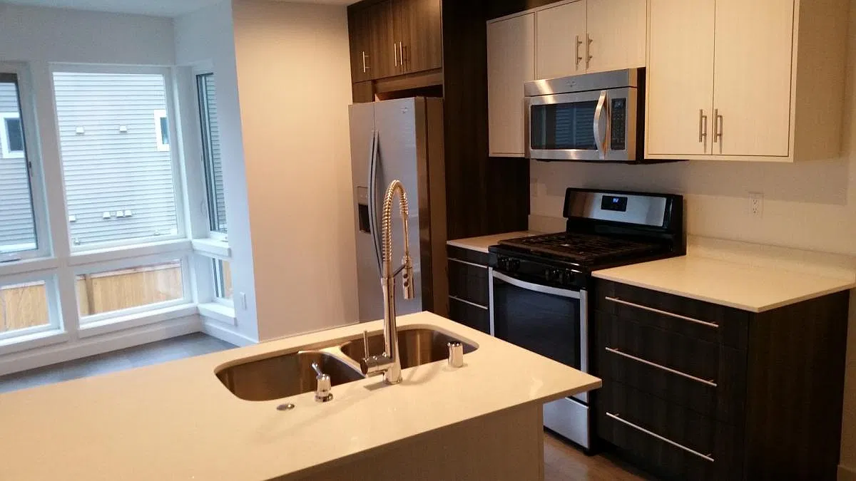 3 bed, 3.5 bath, 1600 sqft, $3,495 — Photo 4