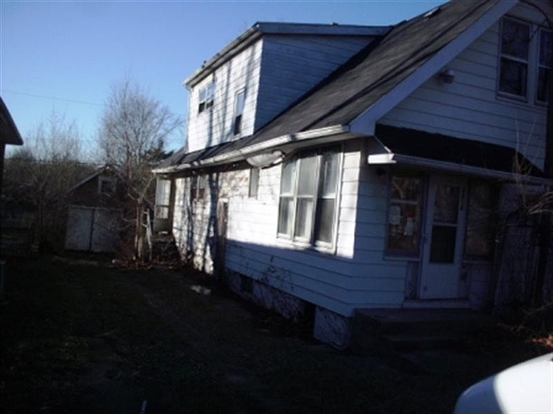 2nd image of 4216 Harrison St