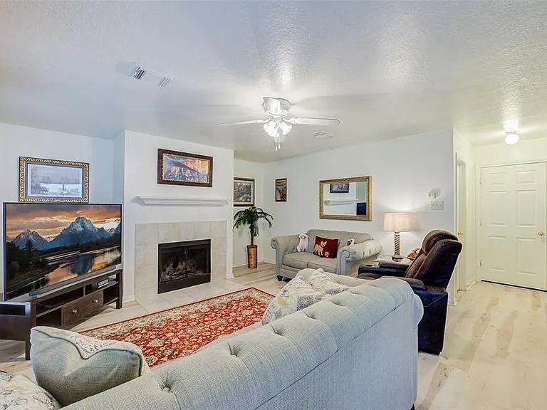17015 Maricella Cir — Photo 4