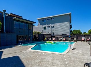 3635 24th Pl W APT 3, Seattle, WA 98199