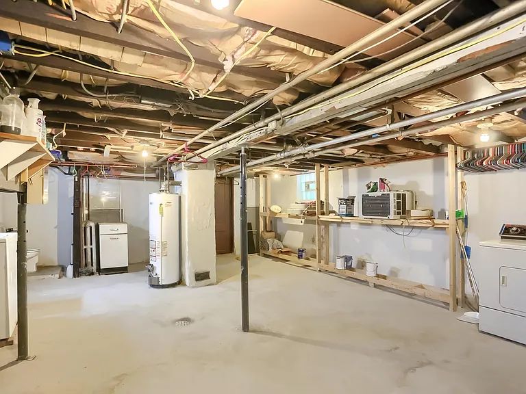 148 Dahlia St — Photo 18