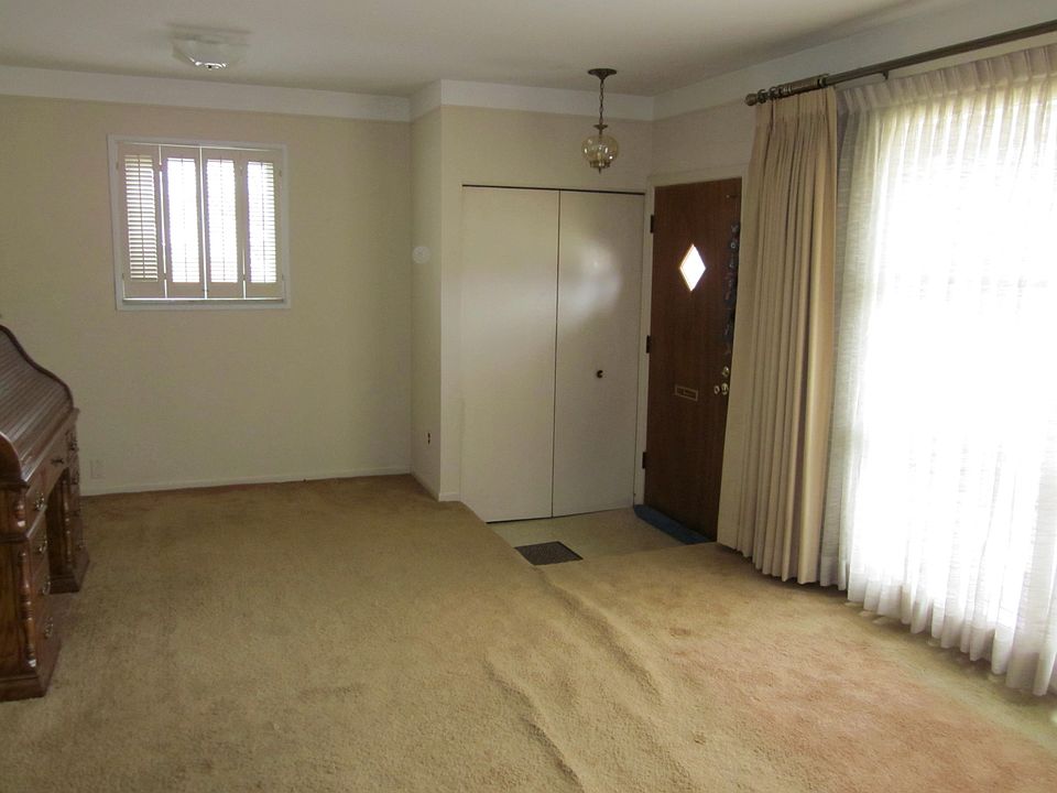 1st image of 500 Sonia Ave