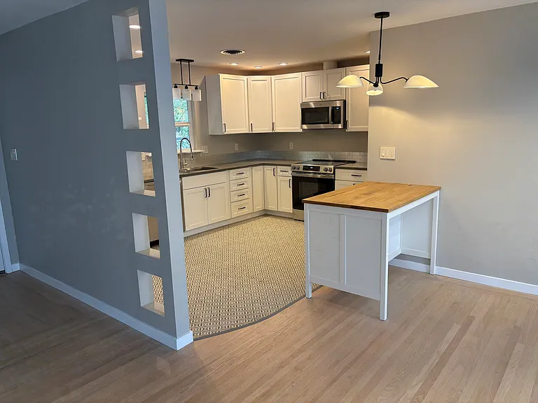 2300 Overlook Dr — Photo 2