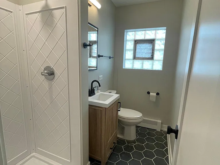 278 N Oaklawn Ave #2 — Photo 12