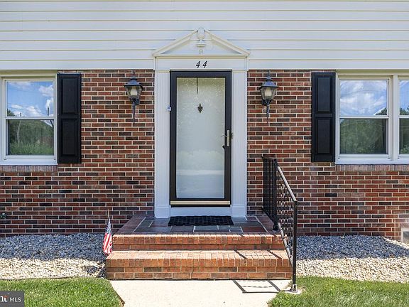 3rd image of 44 Supawna Rd