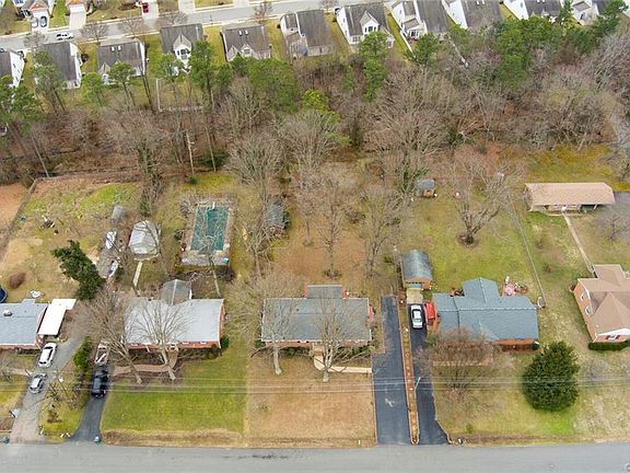 5th image of 3309 Merkner Dr