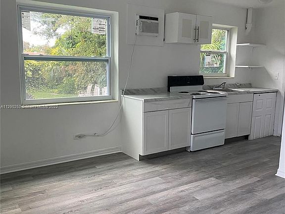 4th image of 1238 NE 110th St #2
