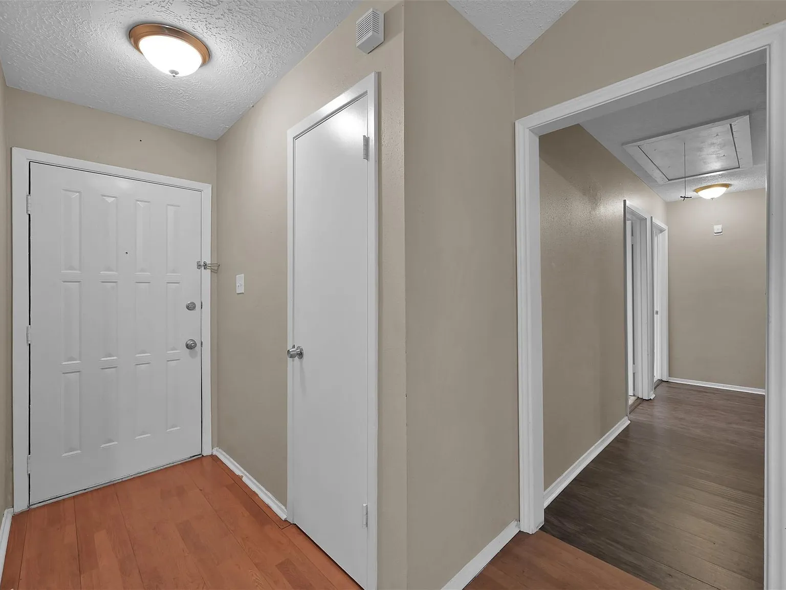 4 bed, 2.0 bath, 1860 sqft, $2,000 — Photo 4
