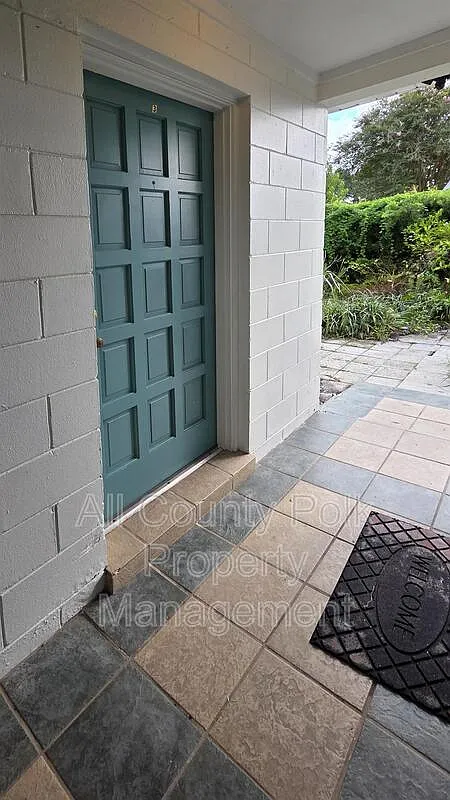 2 bed, 1.0 bath, 812 sqft, $1,245 — Photo 3