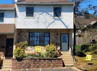 400 Woodside Cir, Dresher, PA 19025