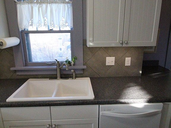 4th image of 1117 Plum St