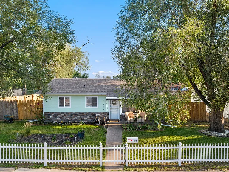 1315 Pando Ave — Photo 24
