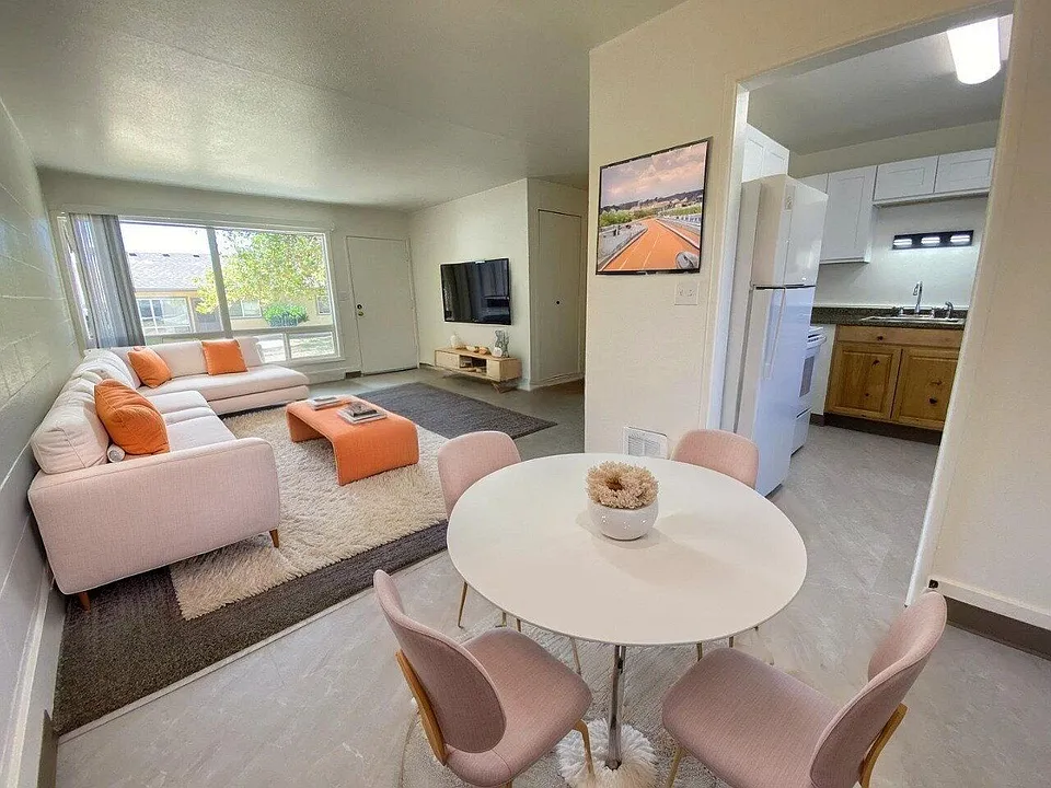 757 NE Alameda Ave