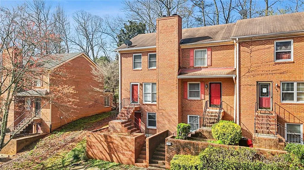 3 bed, 3.0 bath, 1666 sqft, $2,150 — Photo 2