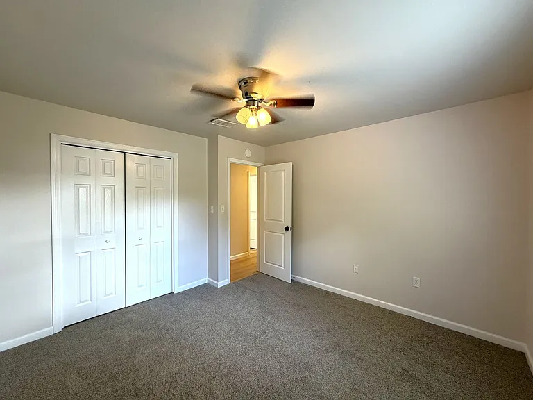 941 Valley Rd — Photo 12
